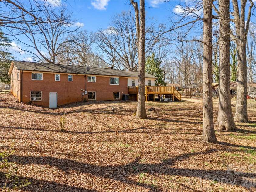 183 Jane Sowers Road, Statesville, NC 28625.  MLS# CAR4352171, YatesRealty ID 12706. 