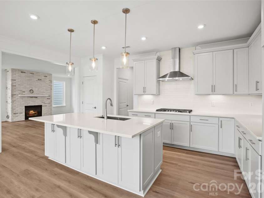 13911 Penbury Lane, Charlotte, NC 28278.  MLS# CAR4365021, YatesRealty ID 12707. 