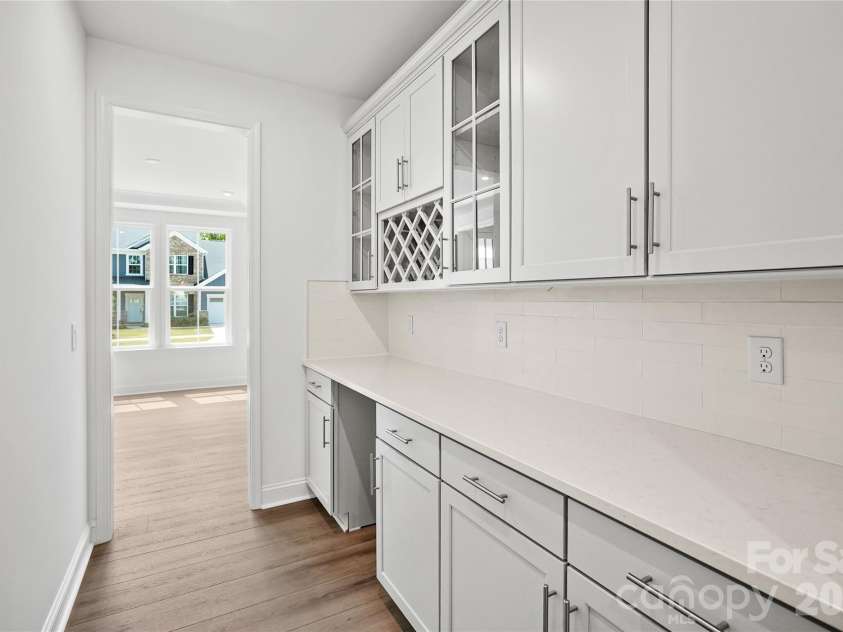 13911 Penbury Lane, Charlotte, NC 28278.  MLS# CAR4365021, YatesRealty ID 12707. 