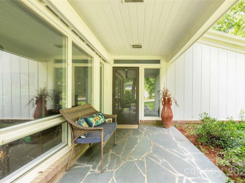 981 Sherwood Circle, Lancaster, SC 29720.  MLS# CAR4254129, YatesRealty ID 12707. 