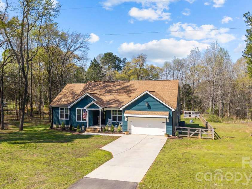 2202 Lannie Lane, Rock Hill, SC 29730.  MLS# CAR4362631, YatesRealty ID 12708. 