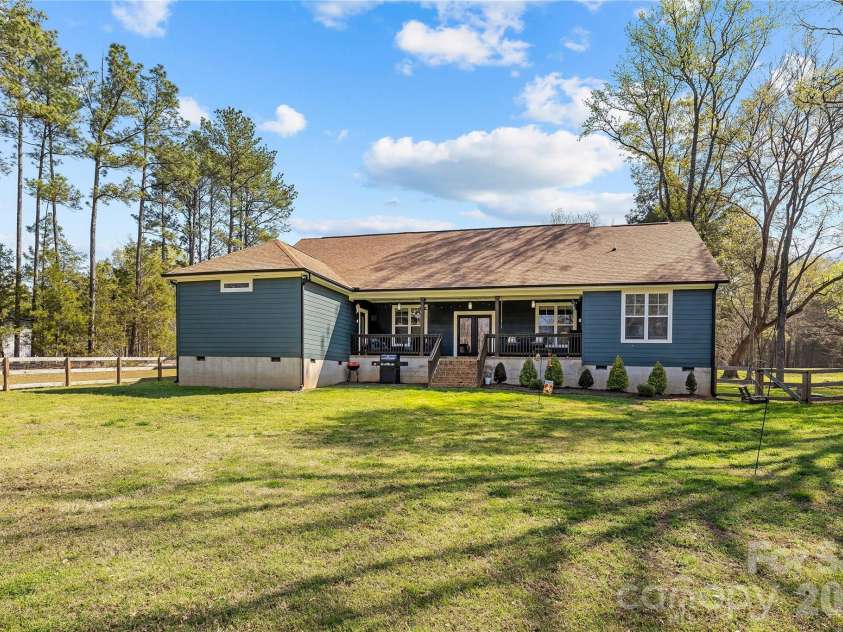 2202 Lannie Lane, Rock Hill, SC 29730.  MLS# CAR4362631, YatesRealty ID 12708. 