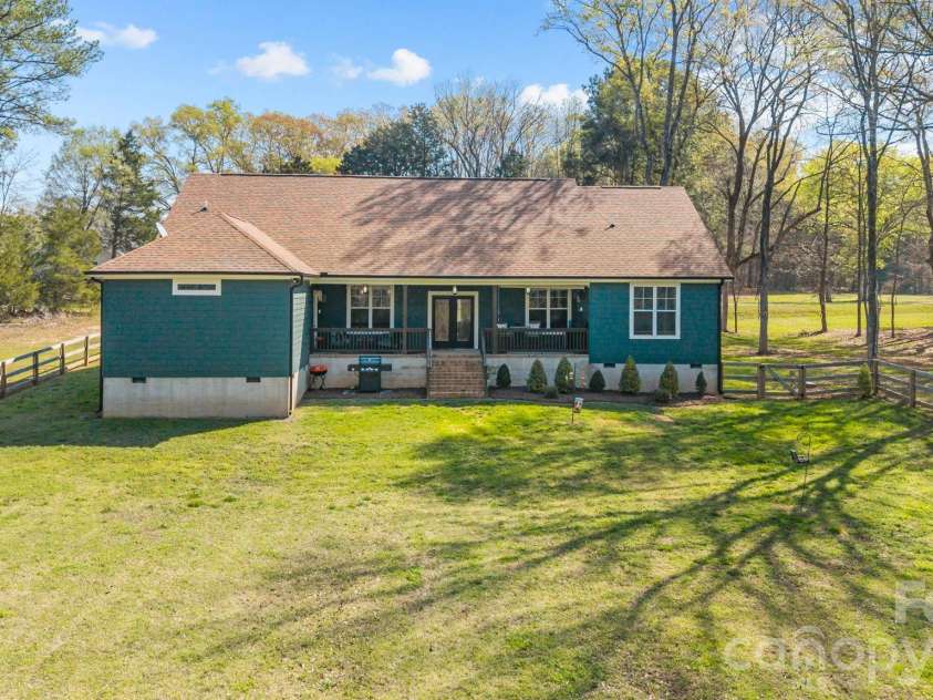 2202 Lannie Lane, Rock Hill, SC 29730.  MLS# CAR4362631, YatesRealty ID 12708. 