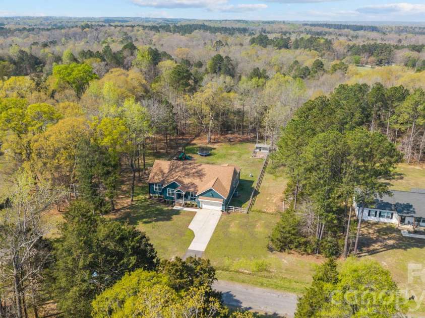2202 Lannie Lane, Rock Hill, SC 29730.  MLS# CAR4362631, YatesRealty ID 12708. 