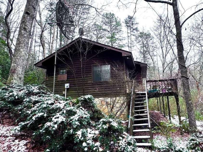 198 Big Rock Drive, Hayesville, NC 28904.  MLS# CAR4227070, YatesRealty ID 12709. 