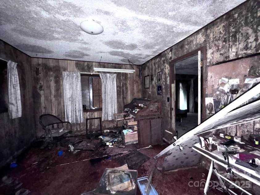 198 Big Rock Drive, Hayesville, NC 28904.  MLS# CAR4227070, YatesRealty ID 12709. 