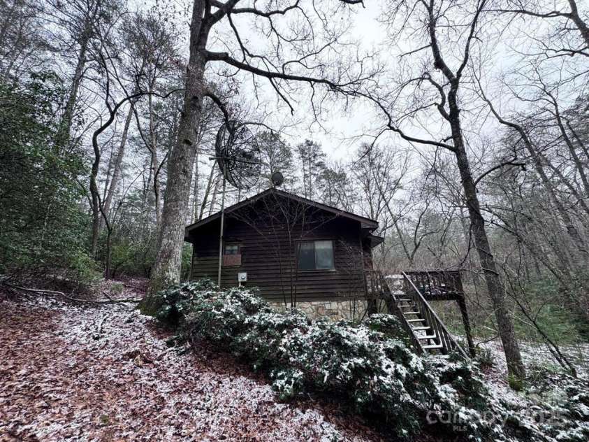 198 Big Rock Drive, Hayesville, NC 28904.  MLS# CAR4227070, YatesRealty ID 12709. 
