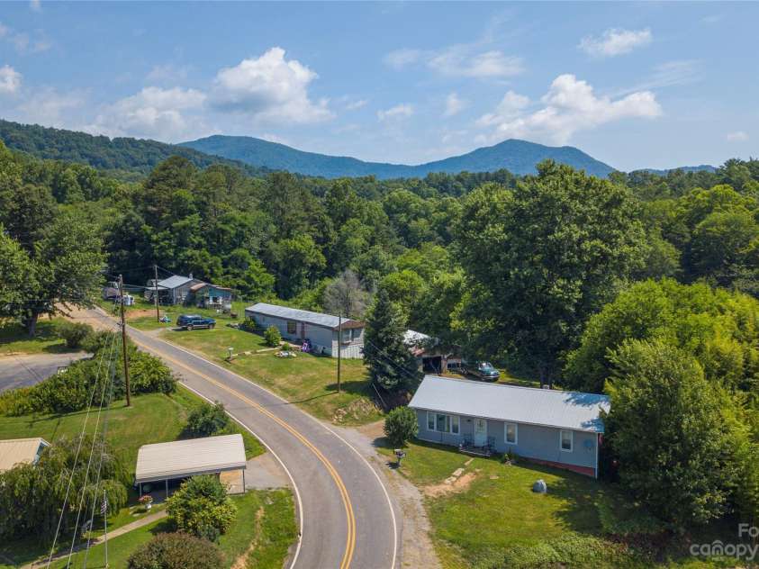 492, 518 and 524 Scruggs Circle, Canton, NC 28716.  MLS# CAR4050806, YatesRealty ID 1271. 