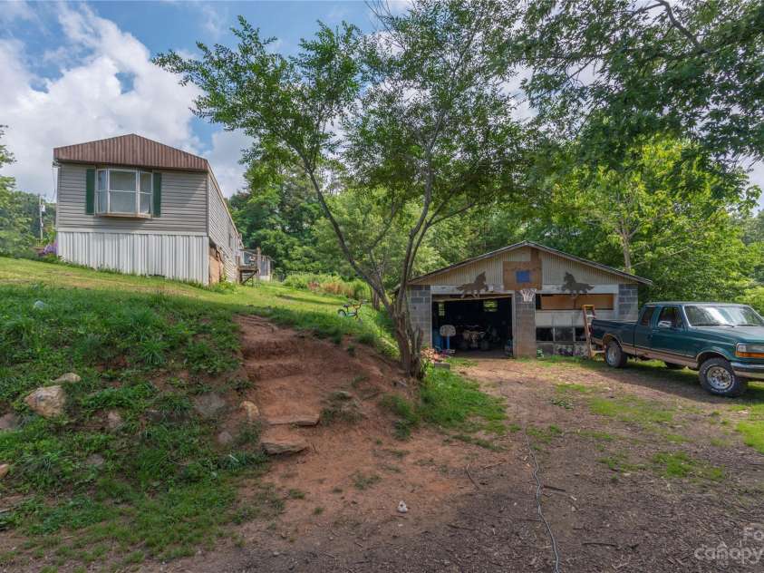 492, 518 and 524 Scruggs Circle, Canton, NC 28716.  MLS# CAR4050806, YatesRealty ID 1271. 