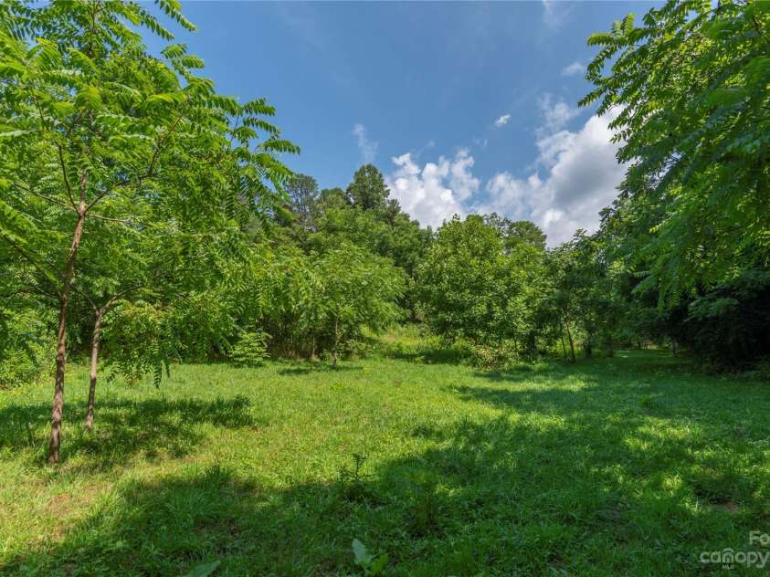 492, 518 and 524 Scruggs Circle, Canton, NC 28716.  MLS# CAR4050806, YatesRealty ID 1271. 