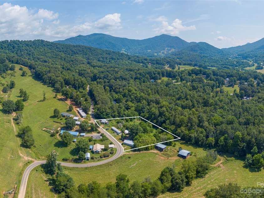 492, 518 and 524 Scruggs Circle, Canton, NC 28716.  MLS# CAR4050806, YatesRealty ID 1271. 