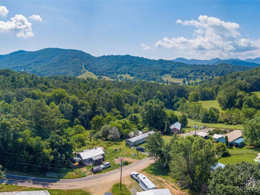 492, 518 and 524 Scruggs Circle, Canton, NC 28716.  MLS# CAR4050806, YatesRealty ID 1271. 