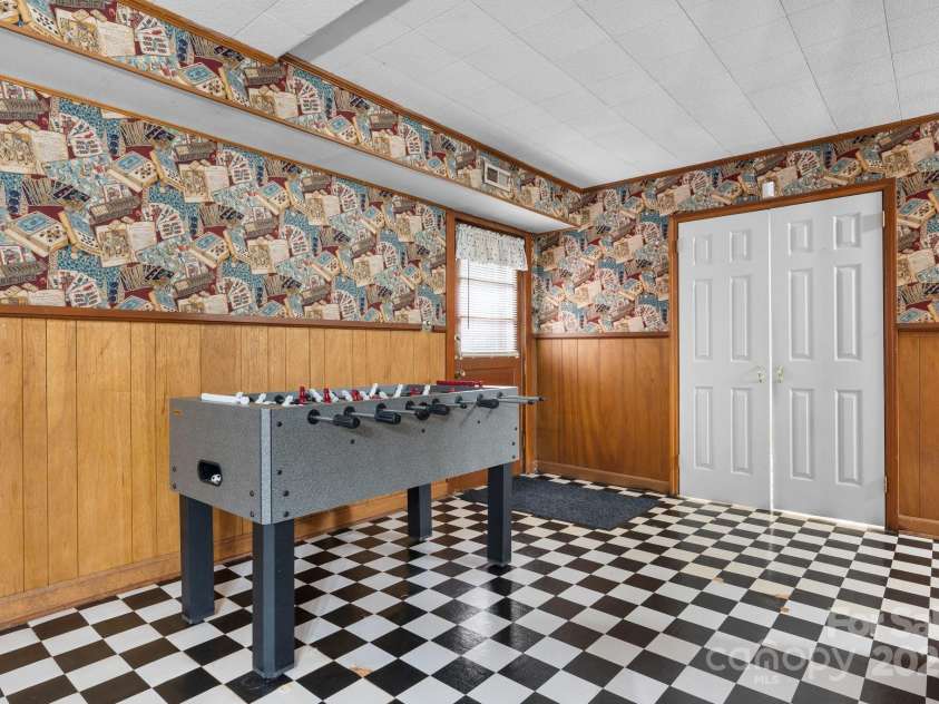 114 Eastwood Park Drive, Lenoir, NC 28645.  MLS# CAR4252137, YatesRealty ID 12710. Lots of Room to Entertain & Door to Outside