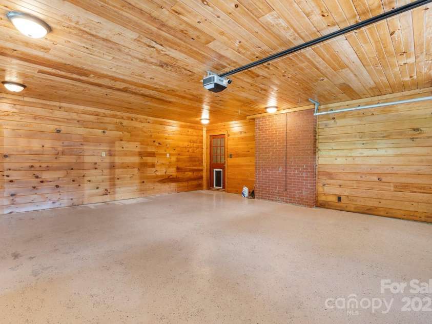 114 Eastwood Park Drive, Lenoir, NC 28645.  MLS# CAR4252137, YatesRealty ID 12710. Main Level Garage Entrance to House