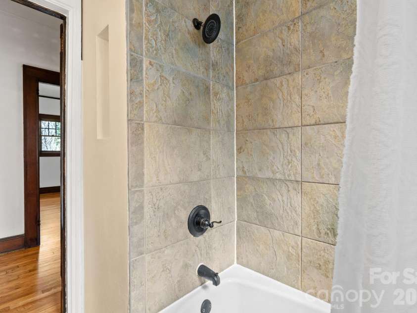 15 Conestee Place, Asheville, NC 28801.  MLS# CAR4358029, YatesRealty ID 12711. 