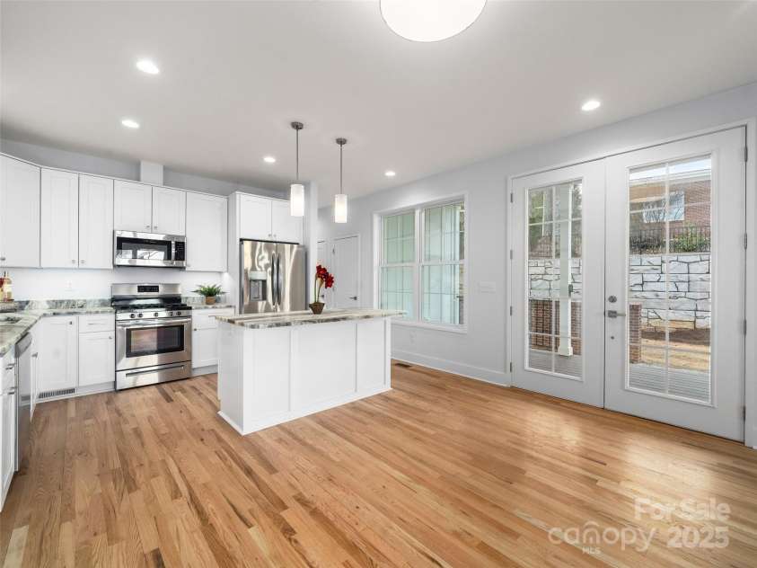 24 Skyvue Court, Saluda, NC 28773.  MLS# CAR4199762, YatesRealty ID 12712. 