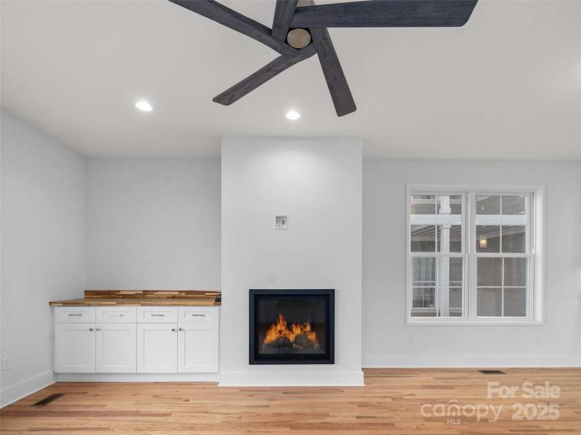 24 Skyvue Court, Saluda, NC 28773.  MLS# CAR4199762, YatesRealty ID 12712. 