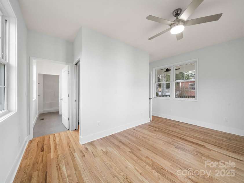 24 Skyvue Court, Saluda, NC 28773.  MLS# CAR4199762, YatesRealty ID 12712. 