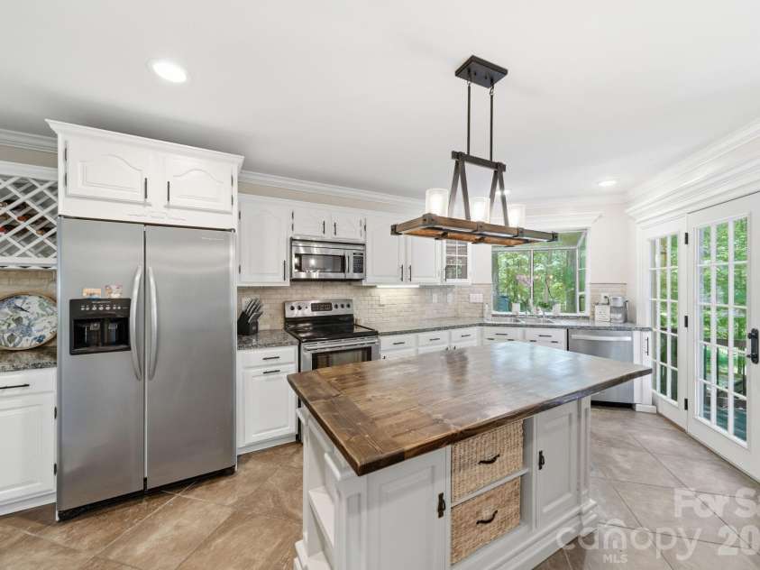 2505 Mountain Folk Lane, Waxhaw, NC 28173.  MLS# CAR4268986, YatesRealty ID 12713. 