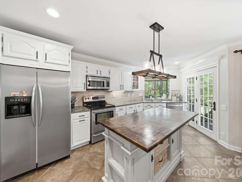 2505 Mountain Folk Lane, Waxhaw, NC 28173.  MLS# CAR4268986, YatesRealty ID 12713. 