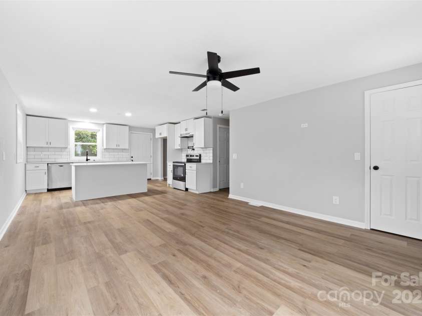 115 Georgia Avenue, Bessemer City, NC 28016.  MLS# CAR4164309, YatesRealty ID 12715. 