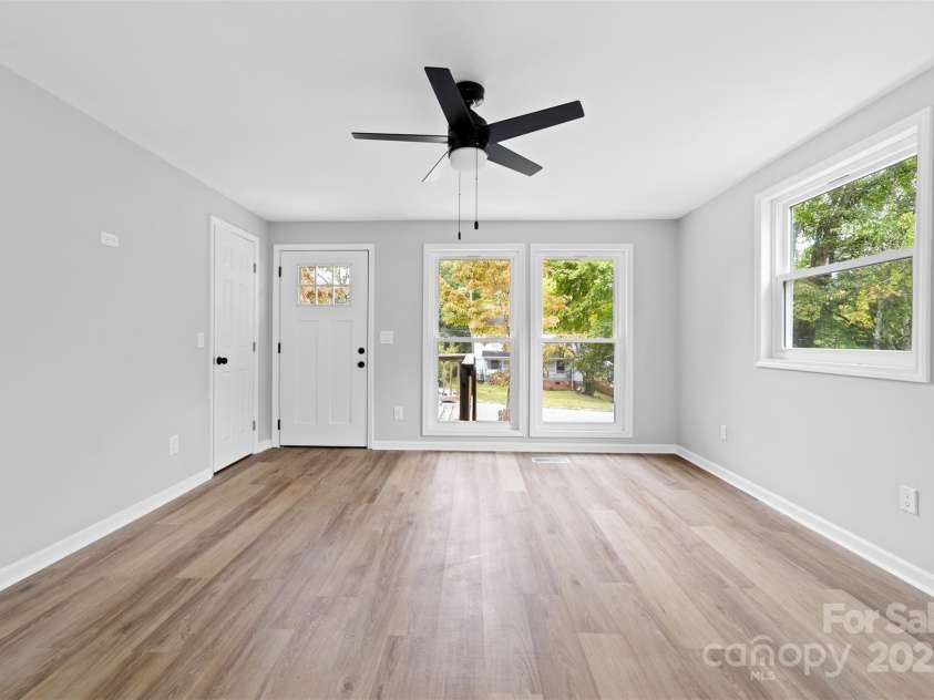 115 Georgia Avenue, Bessemer City, NC 28016.  MLS# CAR4164309, YatesRealty ID 12715. 