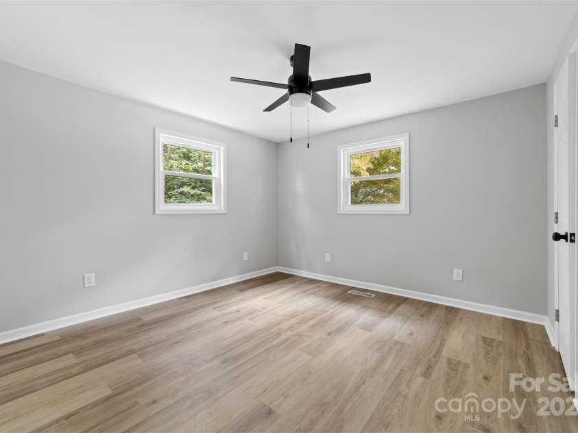 115 Georgia Avenue, Bessemer City, NC 28016.  MLS# CAR4164309, YatesRealty ID 12715. 