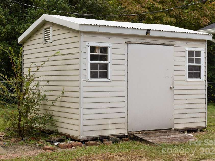 115 Georgia Avenue, Bessemer City, NC 28016.  MLS# CAR4164309, YatesRealty ID 12715. 