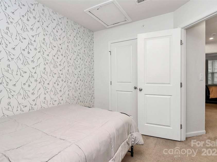 2635 Mccurdy Trail, Charlotte, NC 28269.  MLS# CAR4254188, YatesRealty ID 12716. 