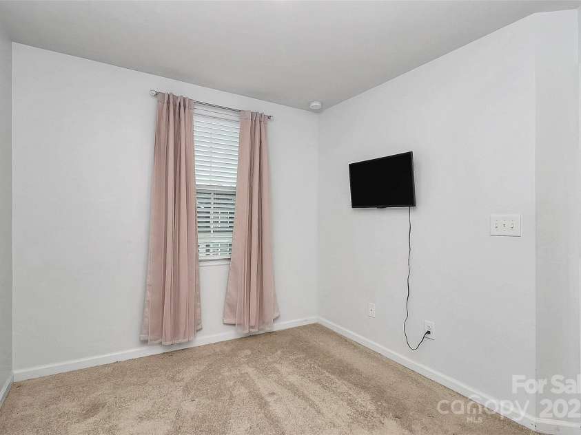 2635 Mccurdy Trail, Charlotte, NC 28269.  MLS# CAR4254188, YatesRealty ID 12716. 