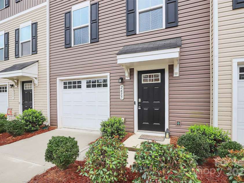 2635 Mccurdy Trail, Charlotte, NC 28269.  MLS# CAR4254188, YatesRealty ID 12716. 