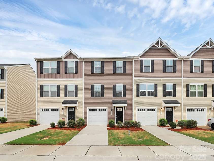 2635 Mccurdy Trail, Charlotte, NC 28269.  MLS# CAR4254188, YatesRealty ID 12716. 