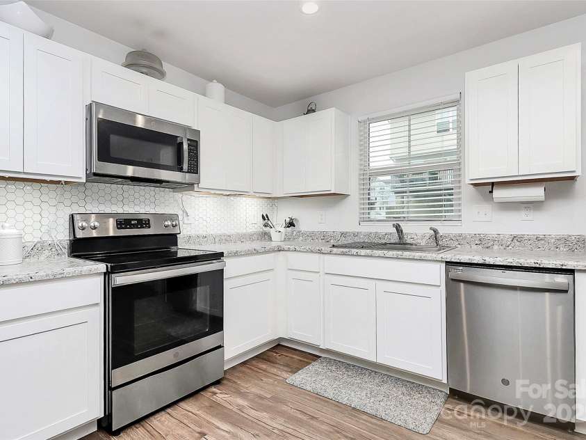 2635 Mccurdy Trail, Charlotte, NC 28269.  MLS# CAR4254188, YatesRealty ID 12716. 