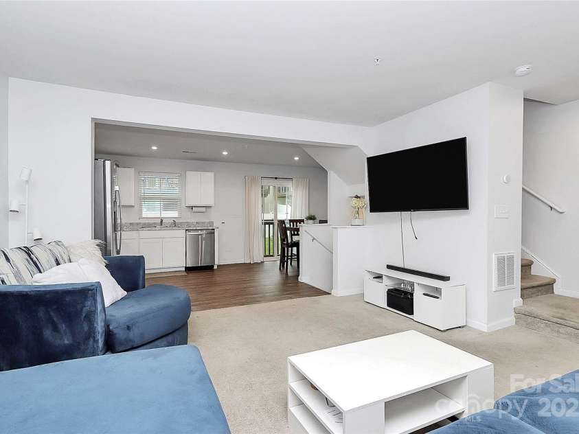 2635 Mccurdy Trail, Charlotte, NC 28269.  MLS# CAR4254188, YatesRealty ID 12716. 