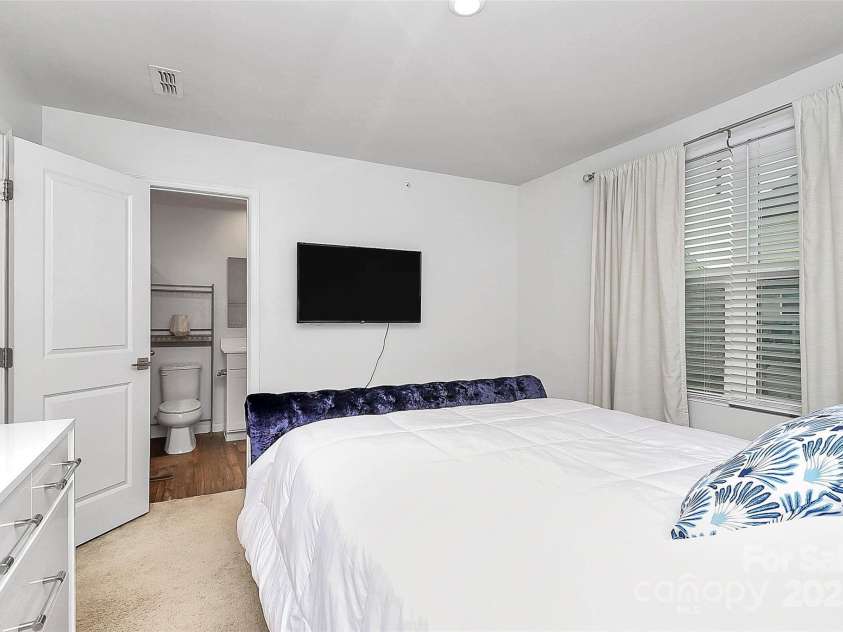 2635 Mccurdy Trail, Charlotte, NC 28269.  MLS# CAR4254188, YatesRealty ID 12716. 