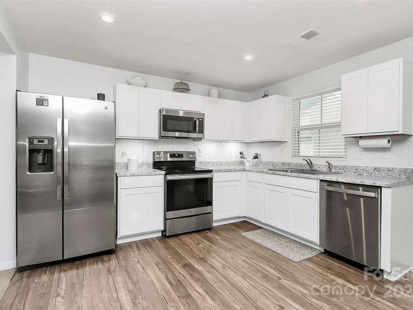 2635 Mccurdy Trail, Charlotte, NC 28269.  MLS# CAR4254188, YatesRealty ID 12716. Owner Cl