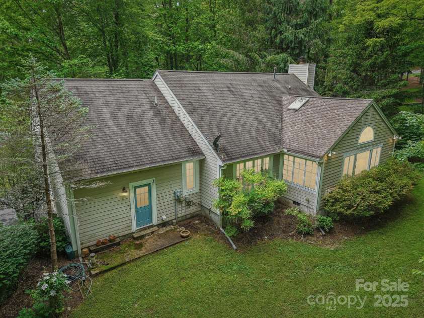 107 Camellia Way, Hendersonville, NC 28739.  MLS# CAR4258101, YatesRealty ID 12717. 