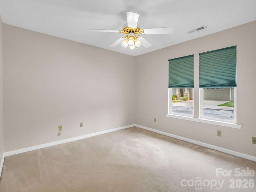 51 Barn Owl Way, Hendersonville, NC 28792.  MLS# CAR4394410, YatesRealty ID 12718. 2nd Bedroom