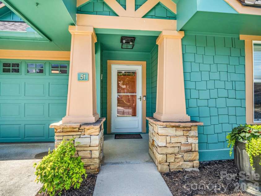 51 Barn Owl Way, Hendersonville, NC 28792.  MLS# CAR4394410, YatesRealty ID 12718. 