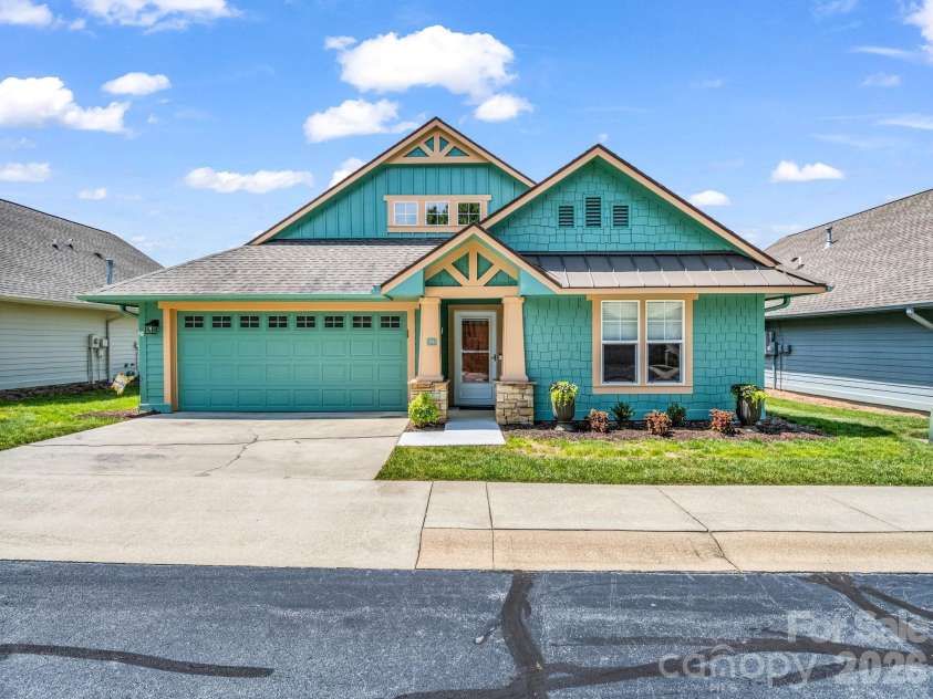51 Barn Owl Way, Hendersonville, NC 28792.  MLS# CAR4394410, YatesRealty ID 12718. 