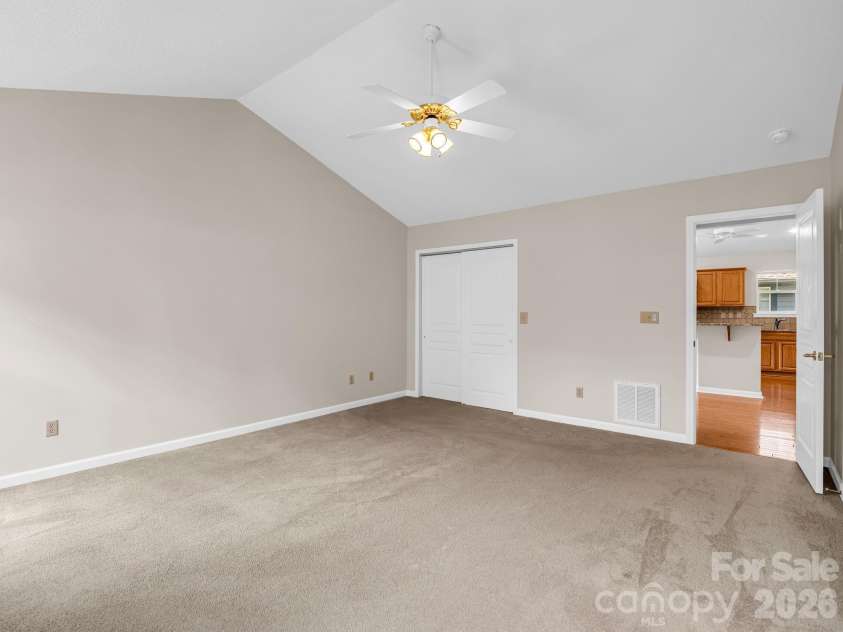 51 Barn Owl Way, Hendersonville, NC 28792.  MLS# CAR4394410, YatesRealty ID 12718. Primary Bedroom/Split Bedroom Floorplan