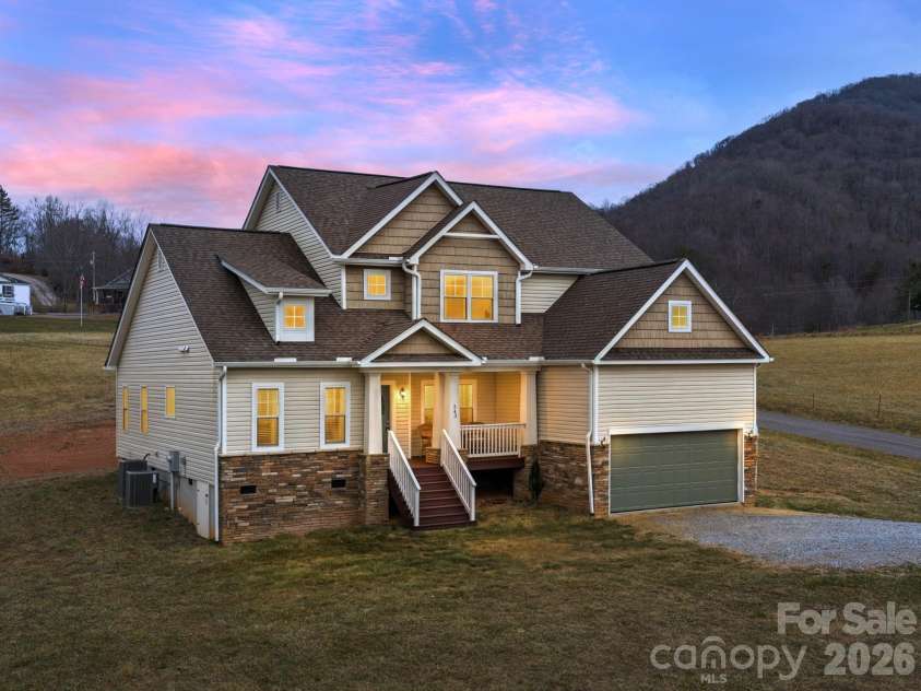 343 Rocky Lane Road, Clyde, NC 28721.  MLS# CAR4330222, YatesRealty ID 12719. 