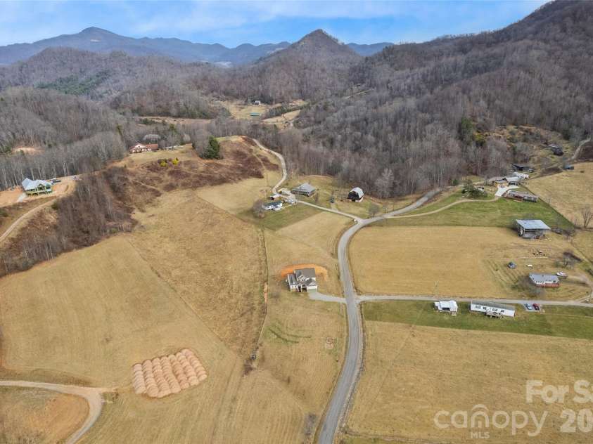 343 Rocky Lane Road, Clyde, NC 28721.  MLS# CAR4330222, YatesRealty ID 12719. 
