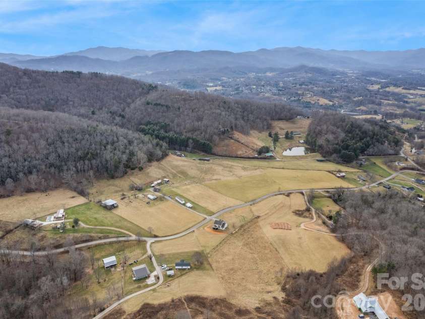 343 Rocky Lane Road, Clyde, NC 28721.  MLS# CAR4330222, YatesRealty ID 12719. 
