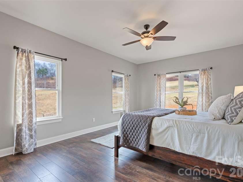 343 Rocky Lane Road, Clyde, NC 28721.  MLS# CAR4330222, YatesRealty ID 12719. 