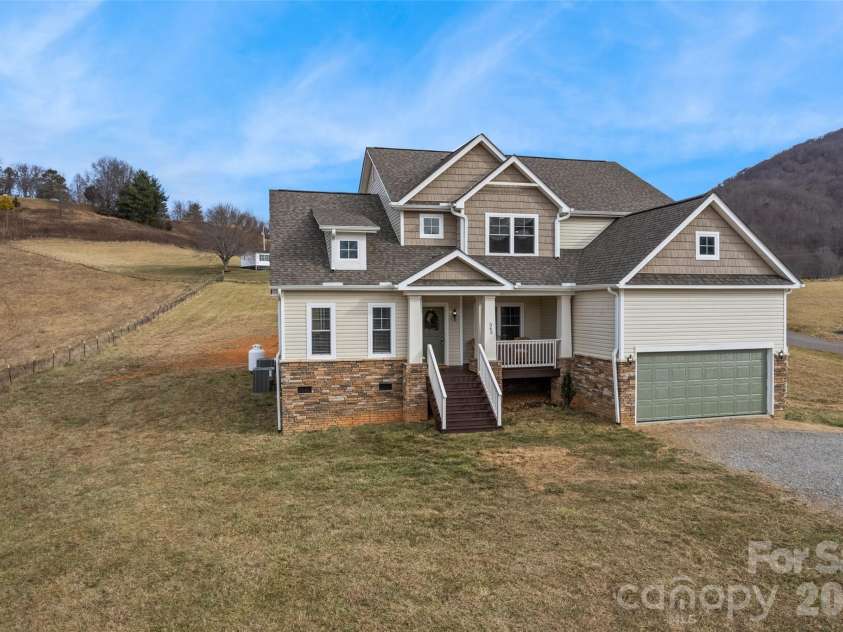 343 Rocky Lane Road, Clyde, NC 28721.  MLS# CAR4330222, YatesRealty ID 12719. 
