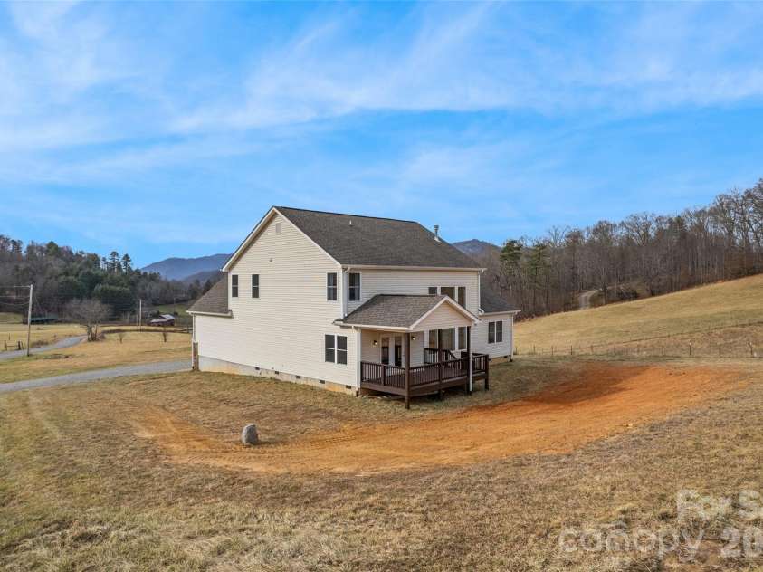 343 Rocky Lane Road, Clyde, NC 28721.  MLS# CAR4330222, YatesRealty ID 12719. 