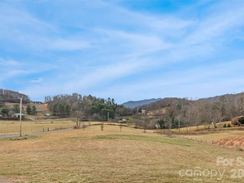 343 Rocky Lane Road, Clyde, NC 28721.  MLS# CAR4330222, YatesRealty ID 12719. 