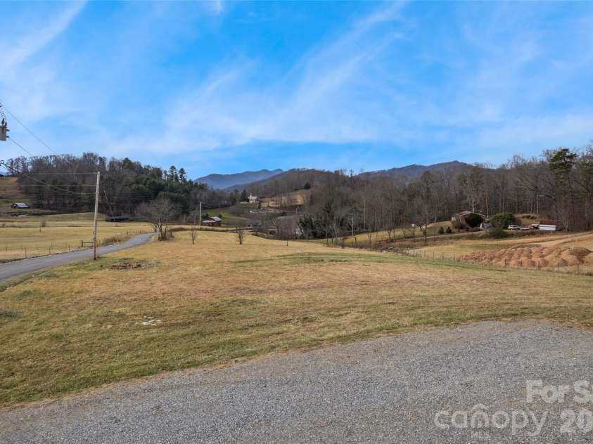 343 Rocky Lane Road, Clyde, NC 28721.  MLS# CAR4330222, YatesRealty ID 12719. 