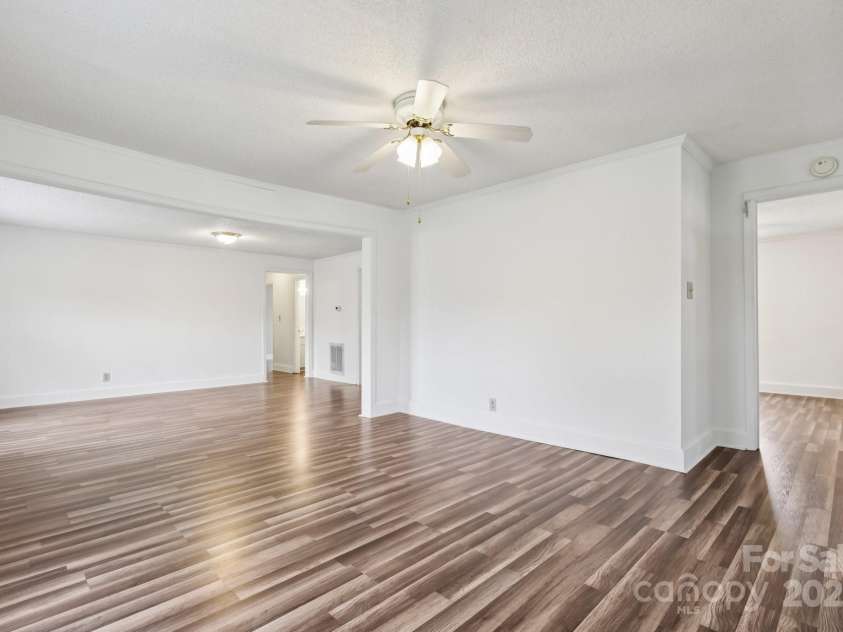 105 Catawba Street, Belmont, NC 28012.  MLS# CAR4295162, YatesRealty ID 1272. 